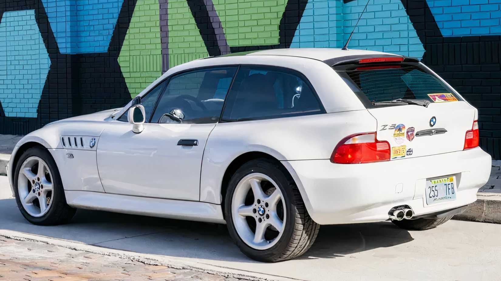 2000 BMW Z3 2.8 Coupe, rear 3/4