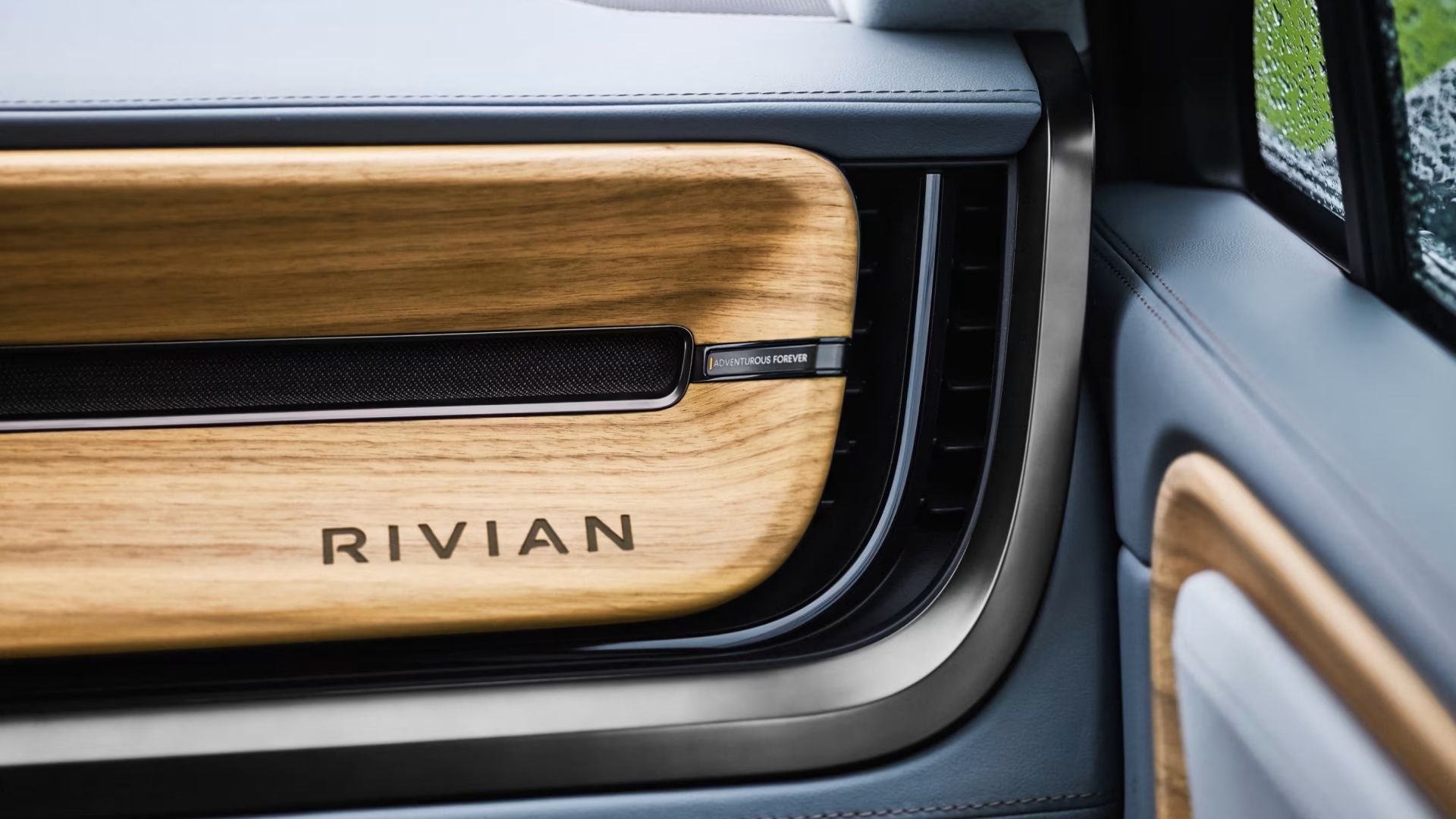 Four Motors, Kick Turn, And More - Here's What The New Rivian R1 Quad ...