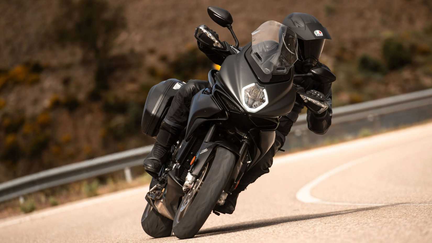 MV Agusta Turismo Veloce Lusso SCS cornering aggressively front fascia HD wallpaper