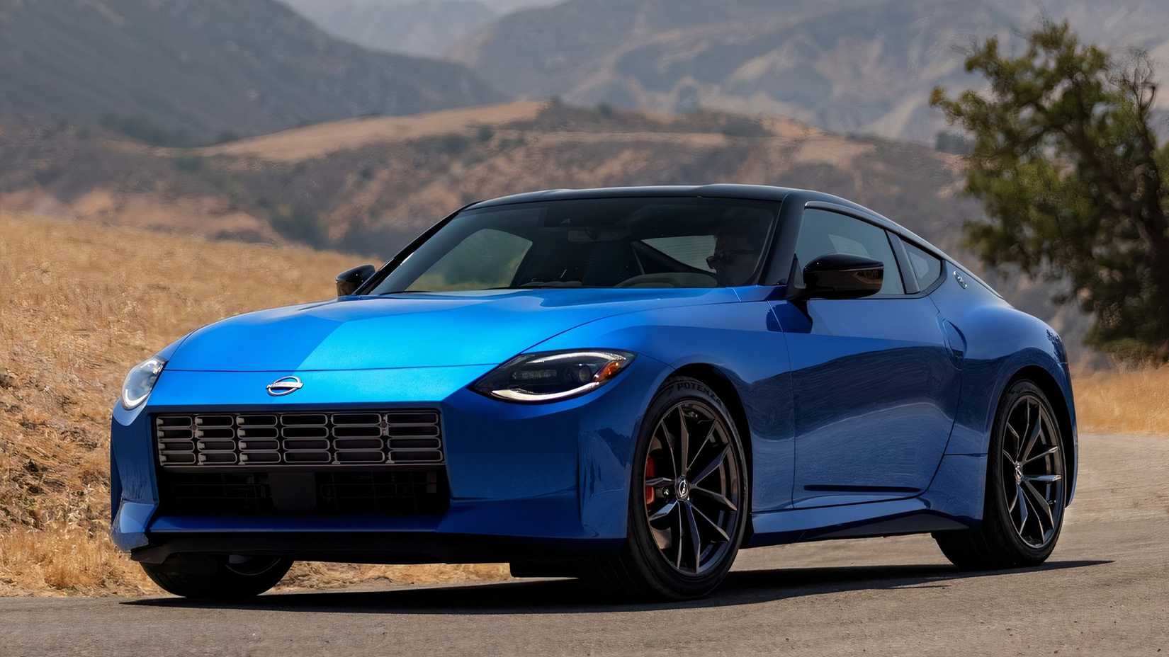Nissan Z (2023), front 3/4