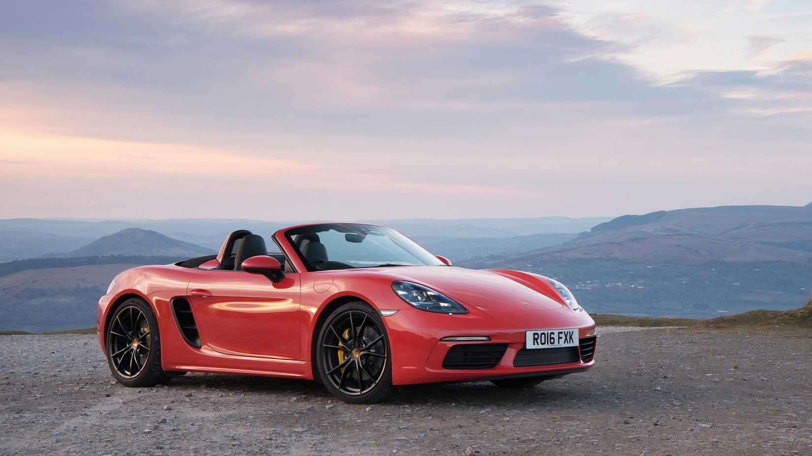 Porsche 718 Boxster (2017), front 3/4