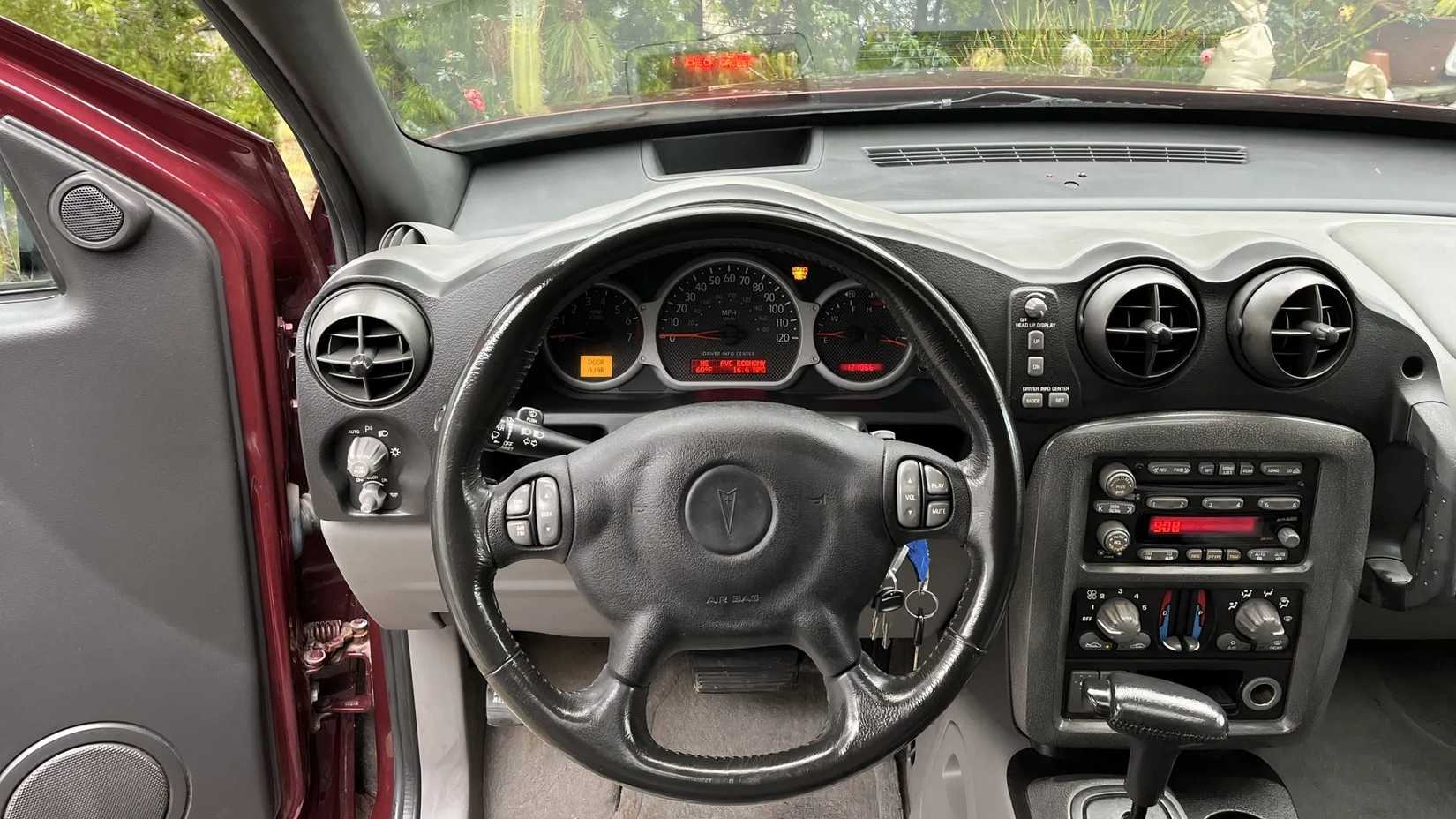 2001 Pontiac Aztek frente interna