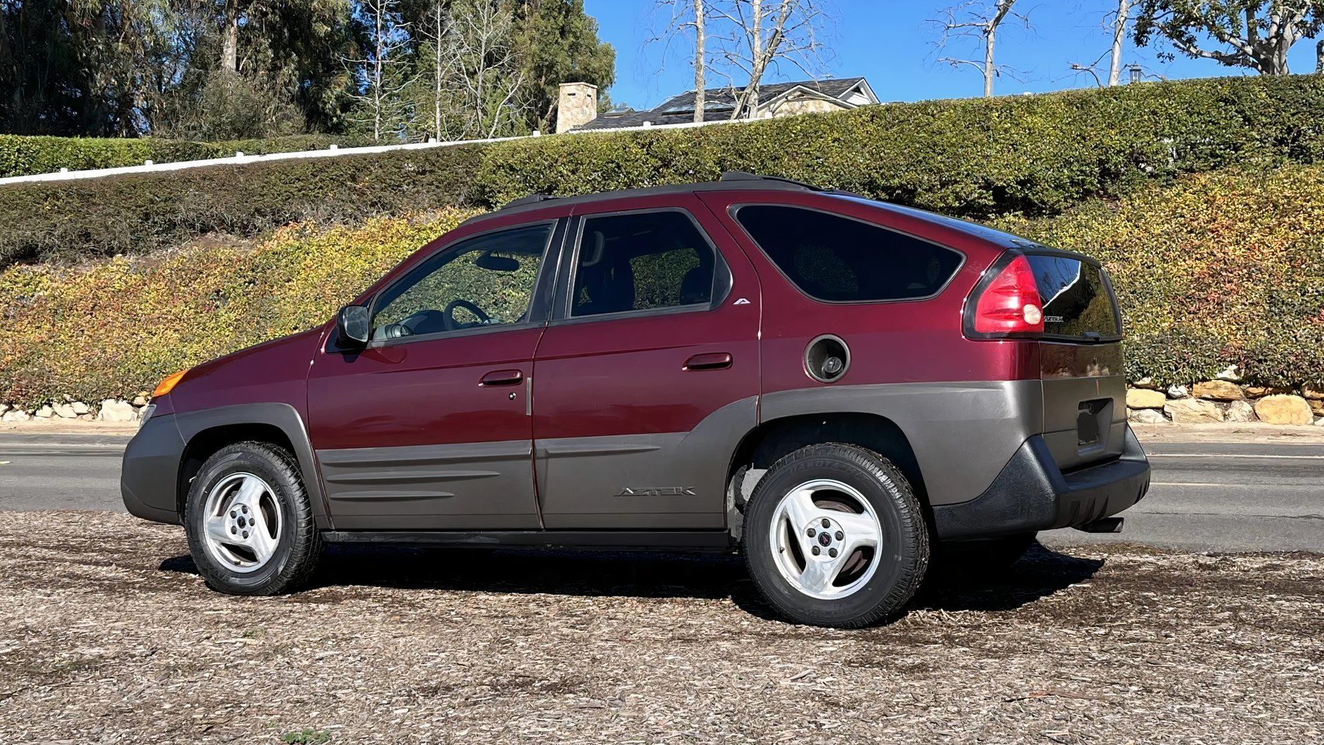 10 Discontinued SUVs We Wish Were Still Around