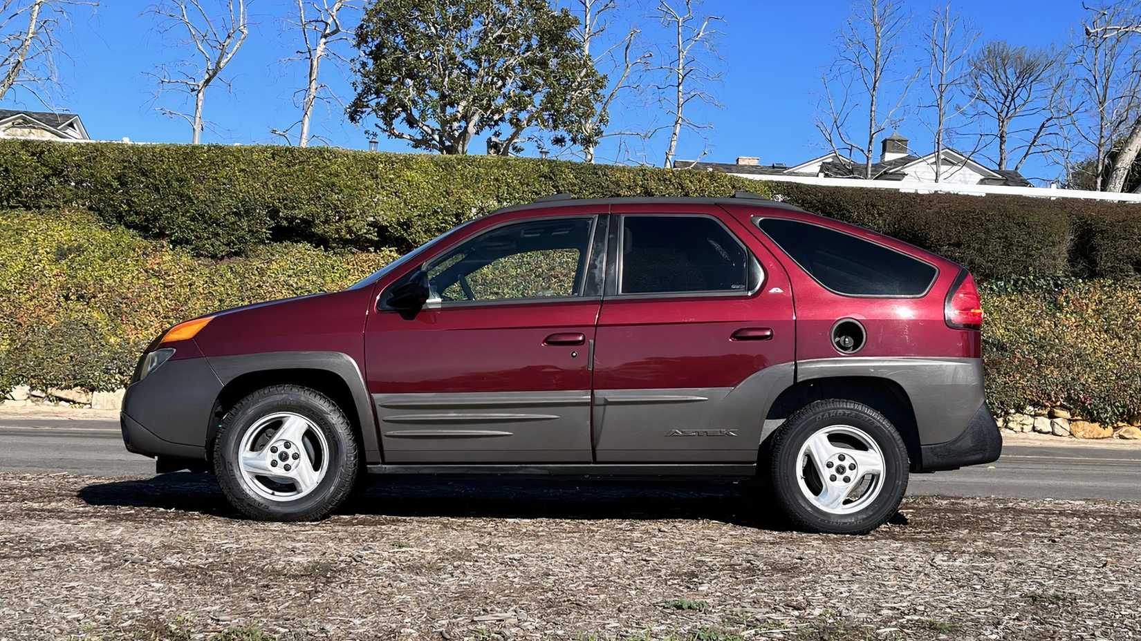 2001 Pontiac Aztek lado 2