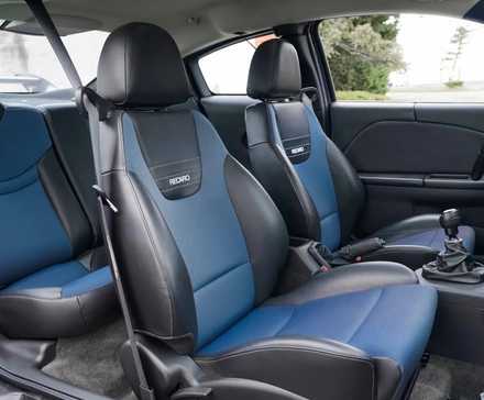 2004 Saturn Ion redline frontal int