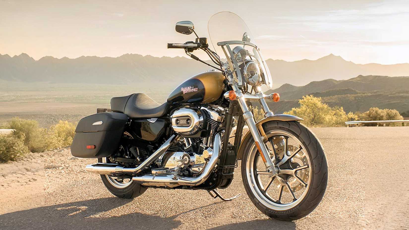 2017 Harley-Davidson SuperLow 1200T static front quarter shot