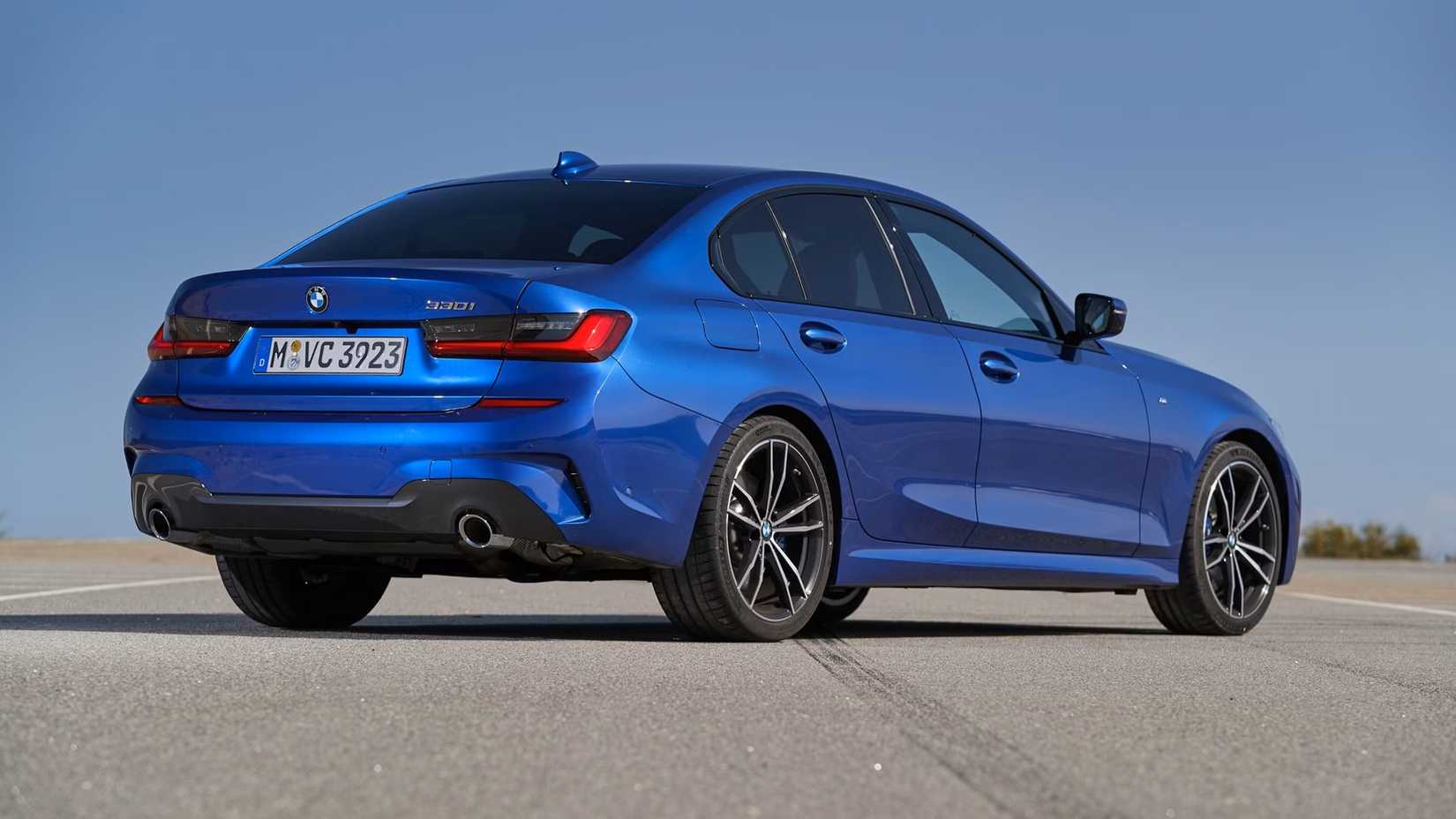 Blue 2020 BMW 3 Series Sedan (4)