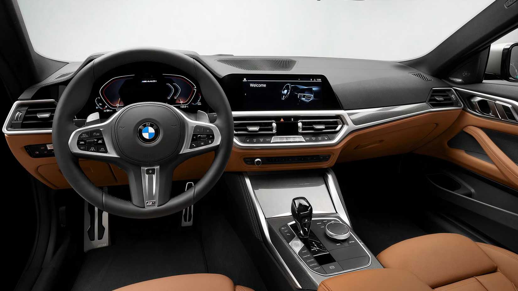 2021 BMW 4 Series Coupe dash