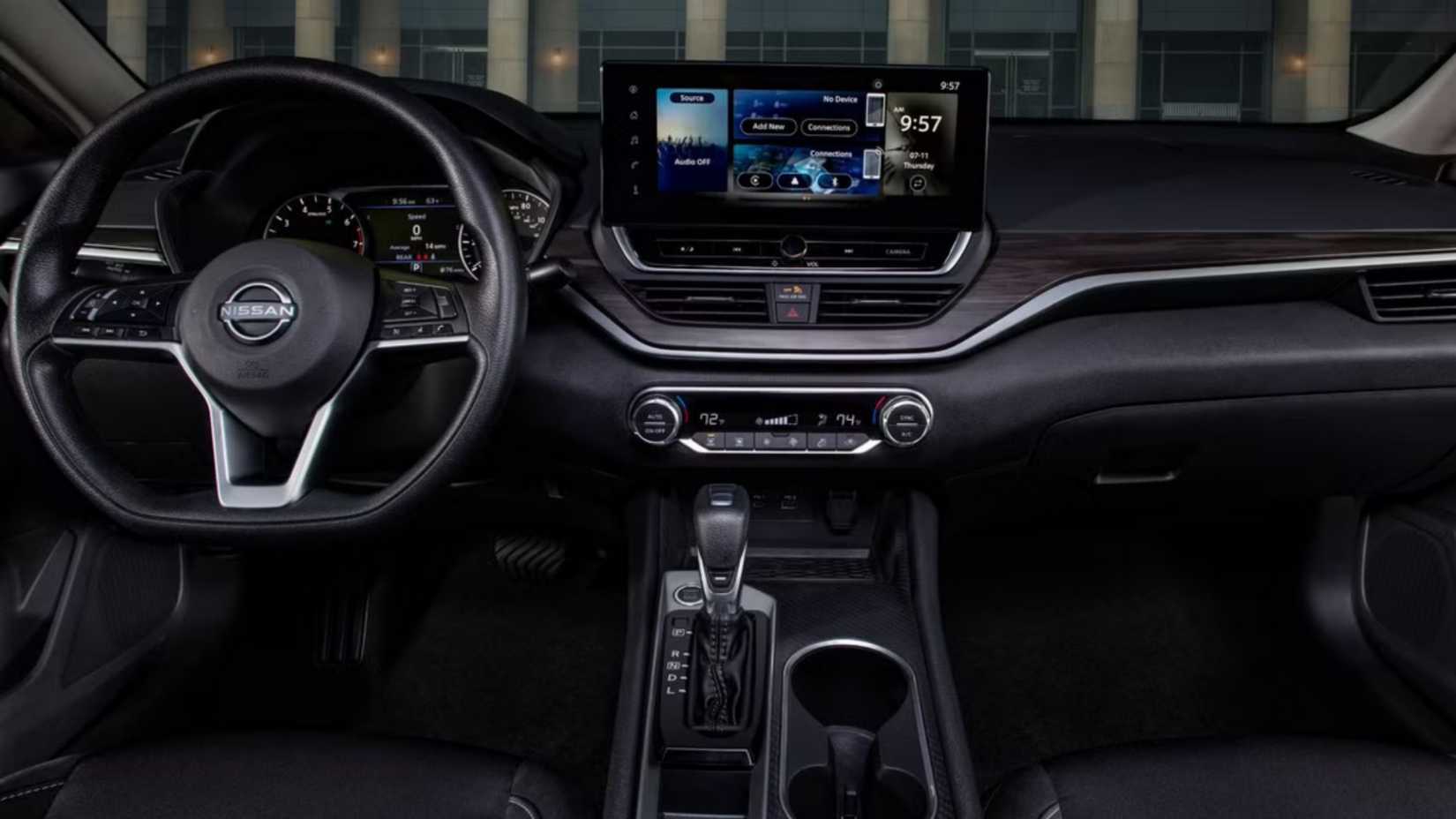 Interior do Nissan Altima 2025