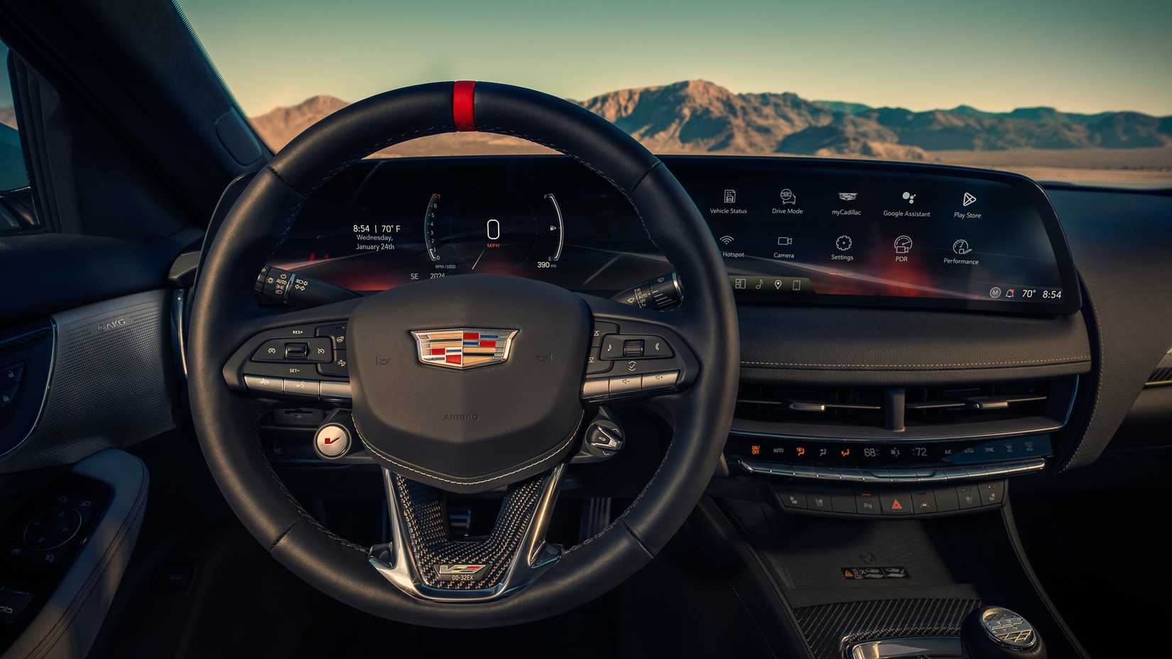 Foto do interior do Cadillac CT5-V Blackwing 2025 mostrando o painel