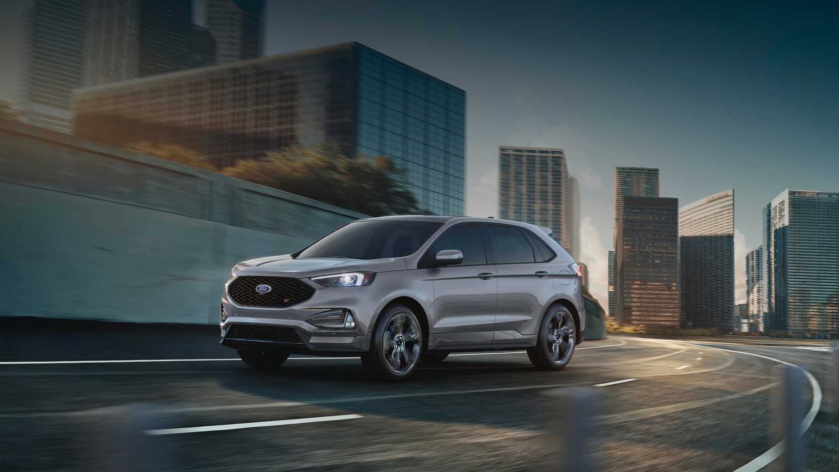 2024 Ford Edge front 3/4 action shot