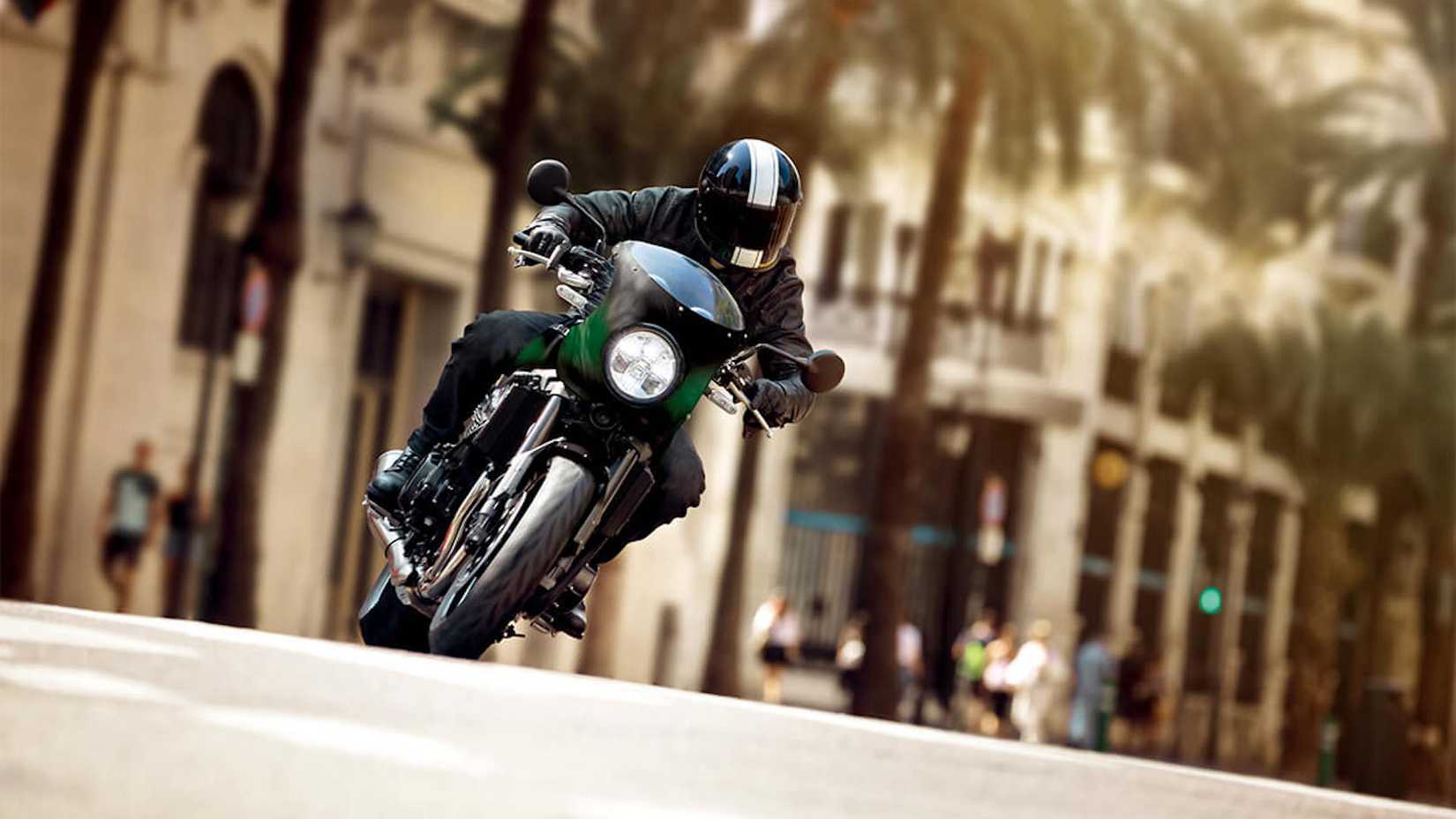 2025 Z900RS Cafe ABS cronering wth a city background