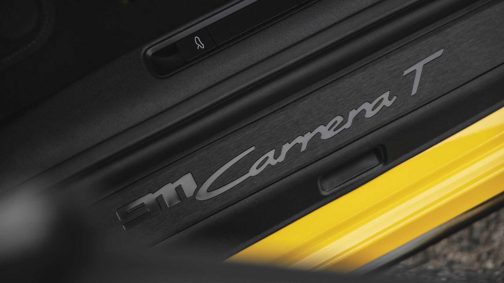 2025 Porsche 911 Carrera T 12
