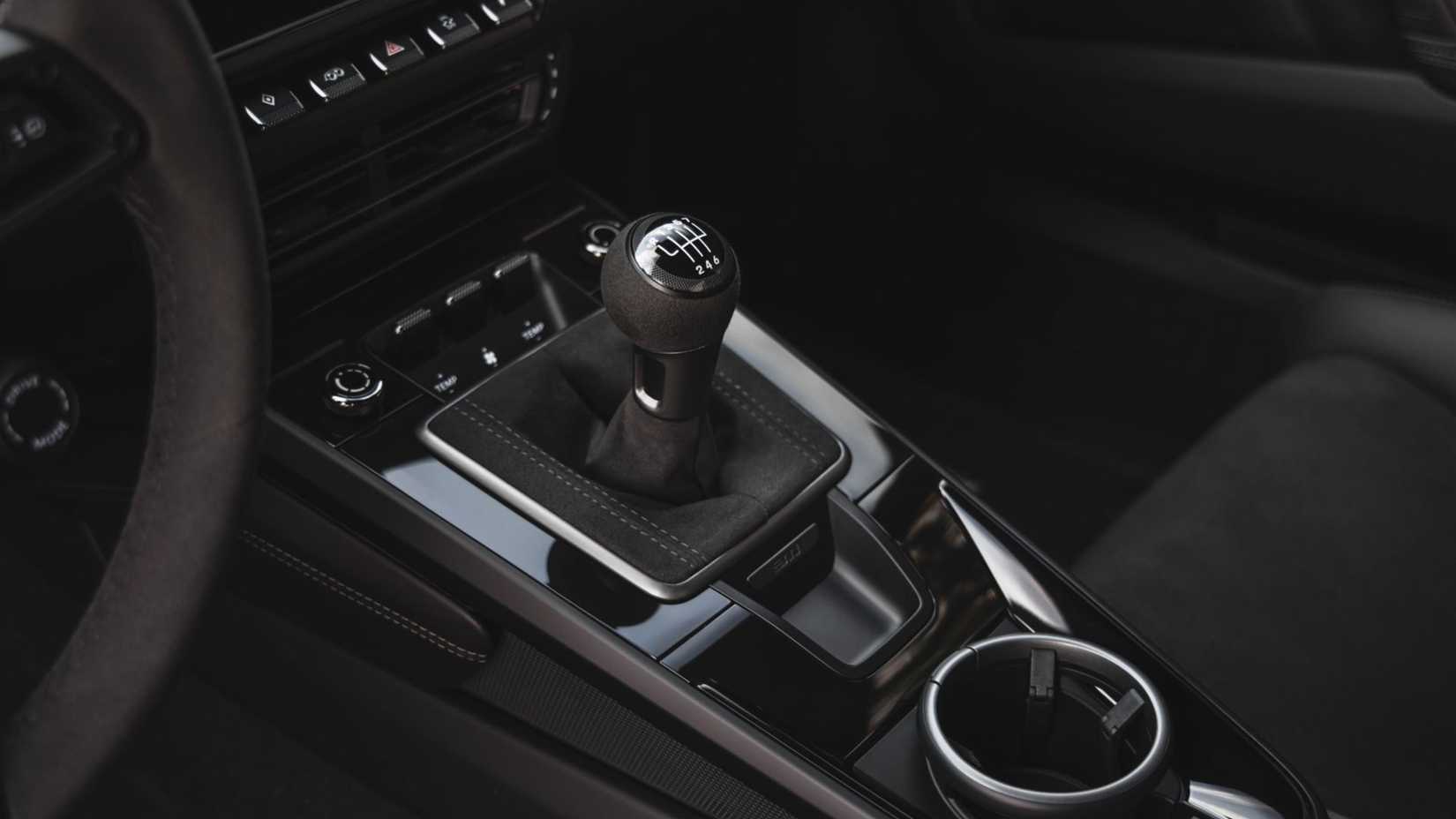 2025 Porsche 911 Carrera T 8