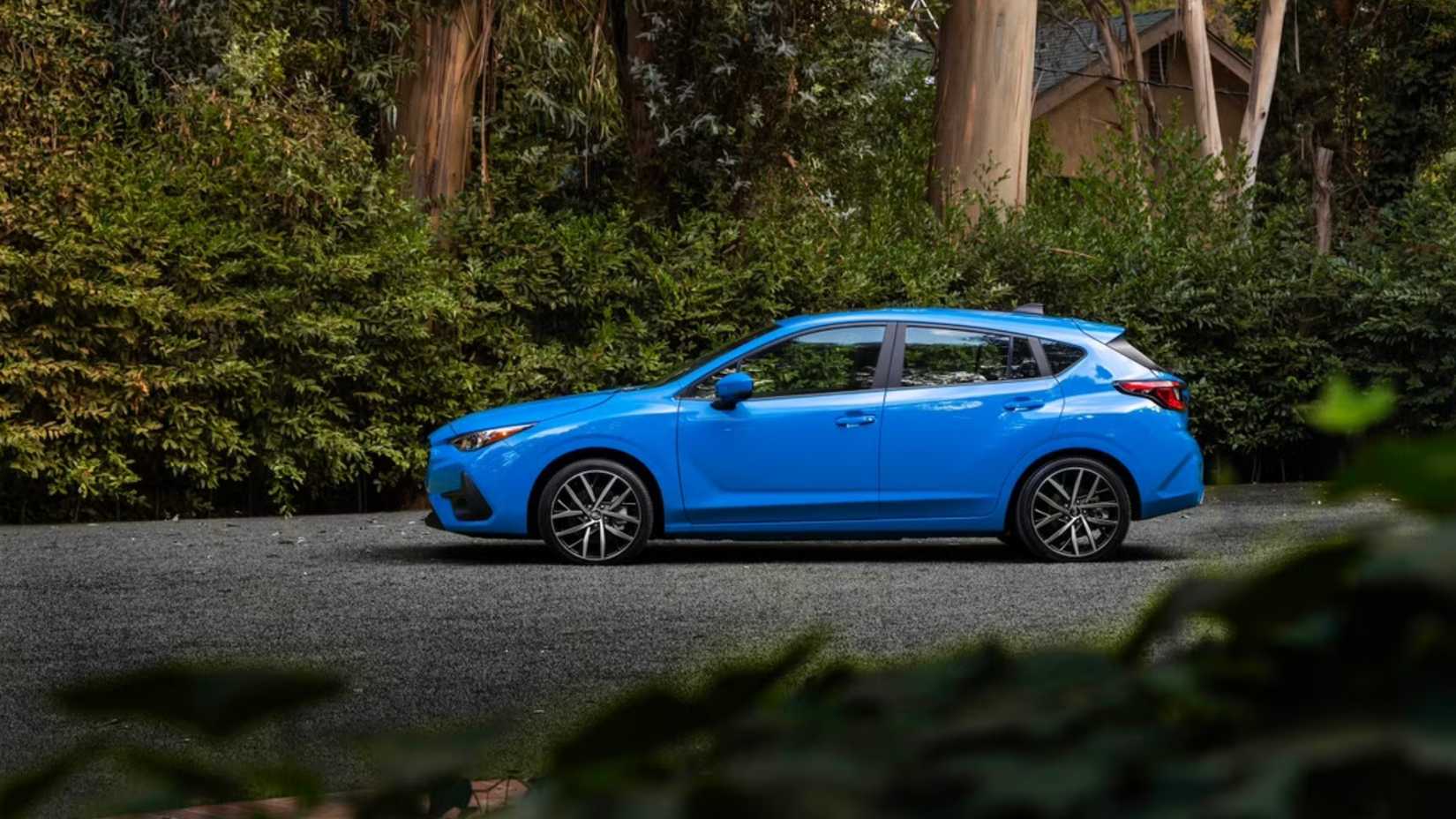 Lado Subaru Impreza 2025