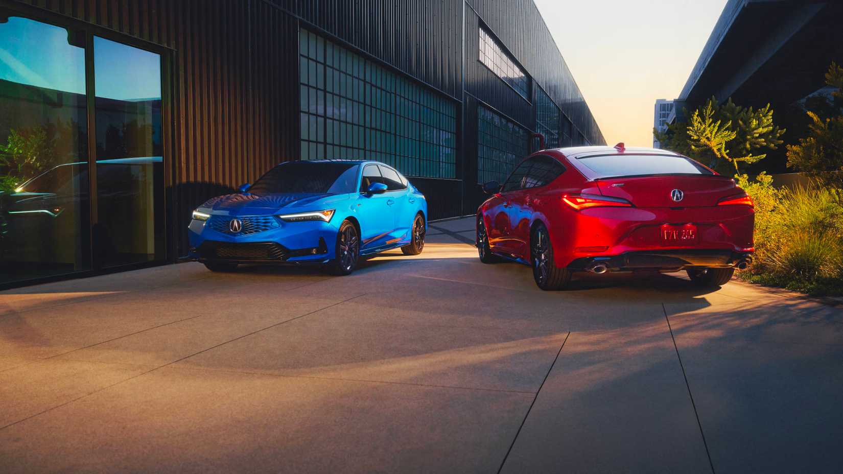 2026 Acura Integras em Double Apex Blue Pearl e Performance Red Pearl