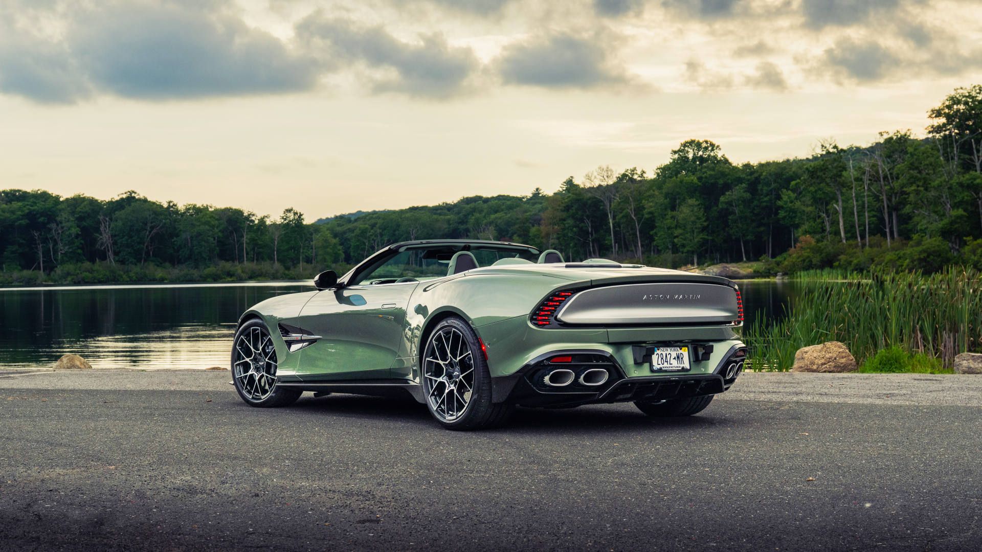 Aston Martin Vanquish Volante 19 from 2026