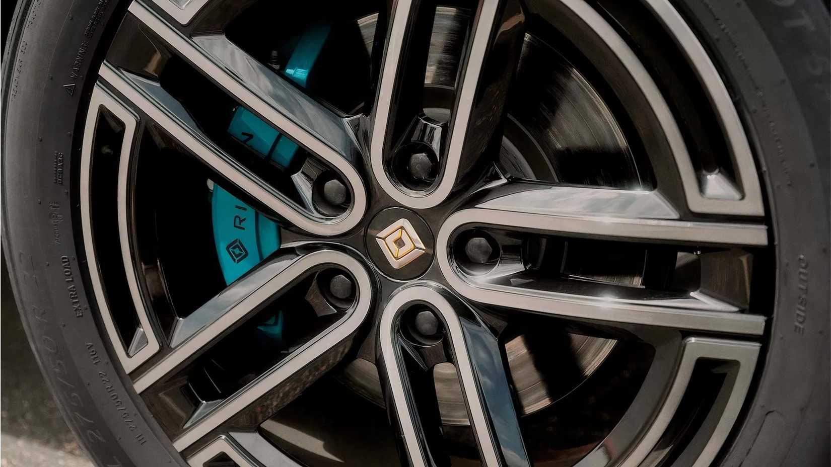 Four Motors, Kick Turn, And More - Here's What The New Rivian R1 Quad ...