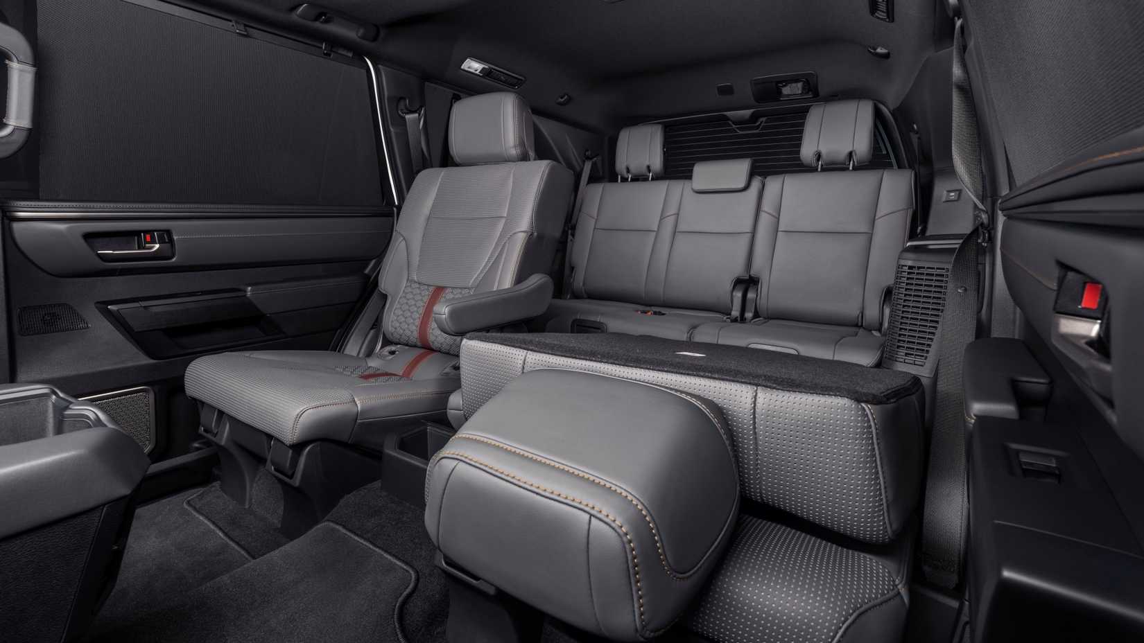Assento da terceira fila do Toyota Sequoia 2026