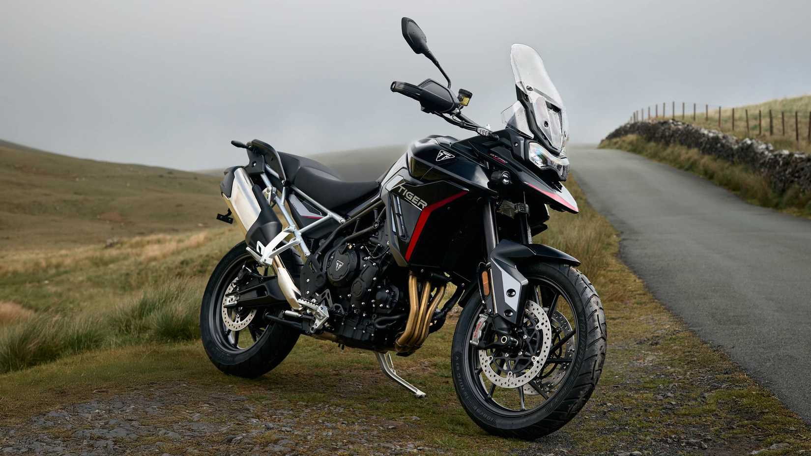 2026 Triumph Tiger 900 GT front right 3/4 outside shot
