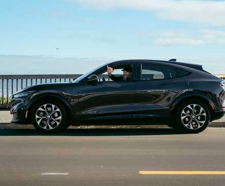 Ford Mustang Mach-E de 250.000 milhas – Perfil