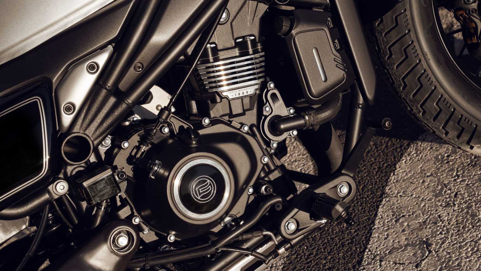 Close do motor CFMoto 450CL-C