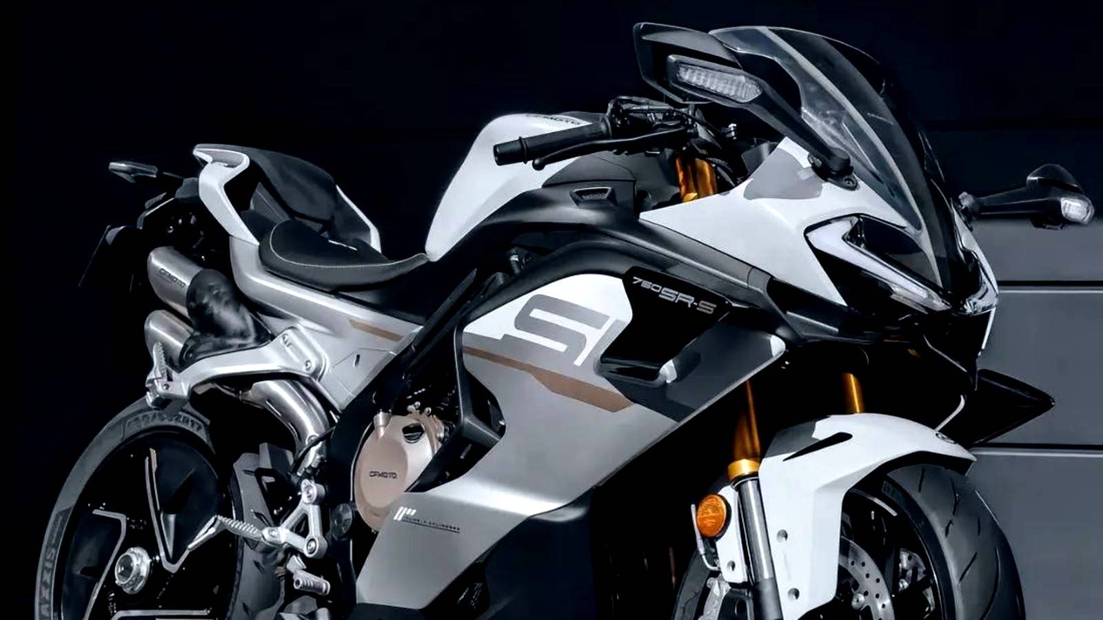 https://static0.topspeedimages.com/wordpress/wp-content/uploads/2025/07/cfmoto-750sr-s-white-front.jpg?fit=crop&h=900&w=1600