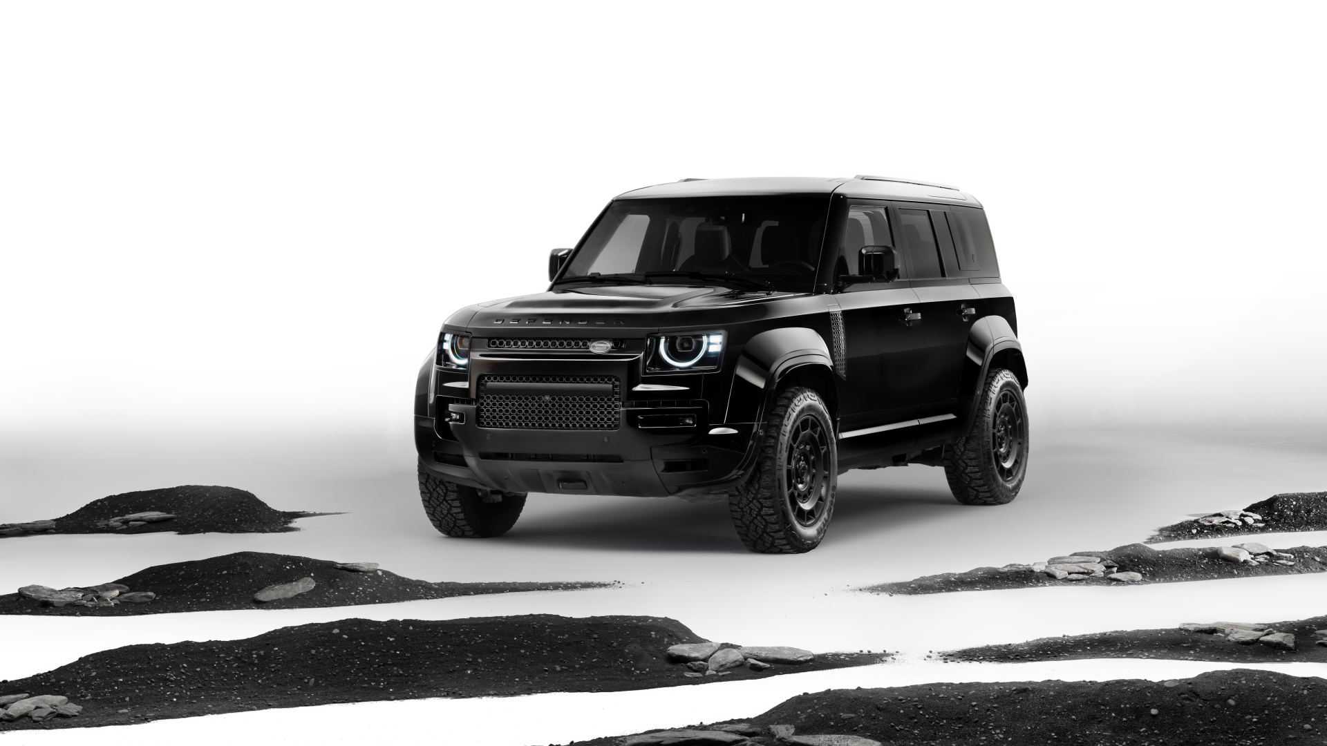 Defendrr Range Blacked-Out and Built to Perform: Meet the 2025 Defender OCTA Black