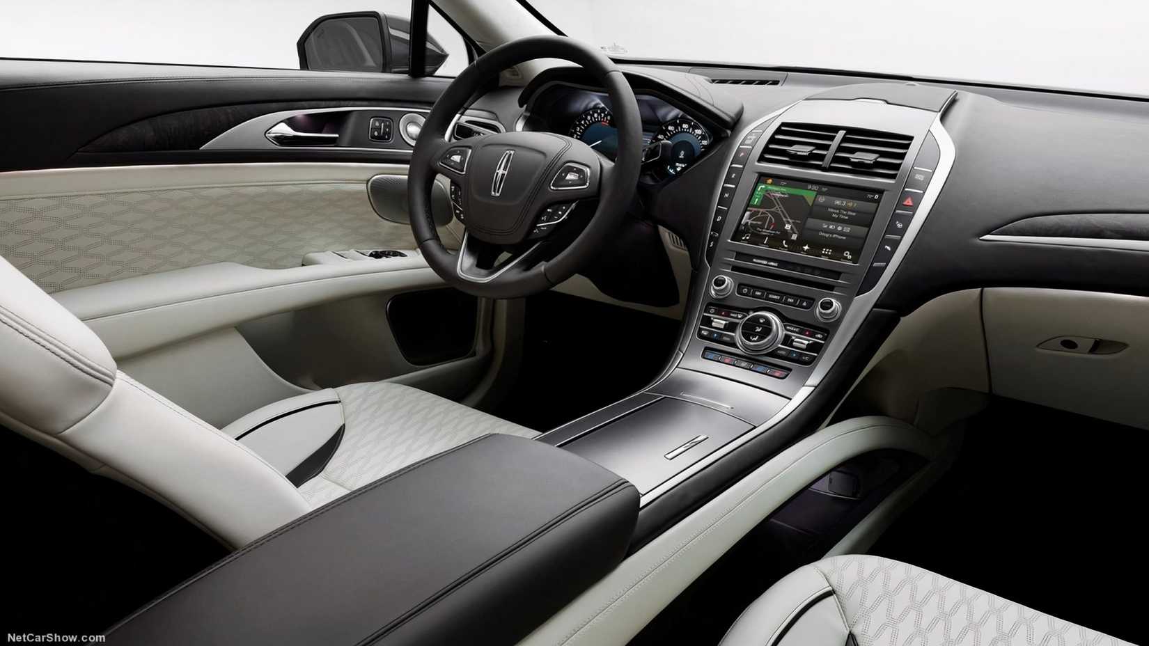 Lincoln MKZ, front cabin