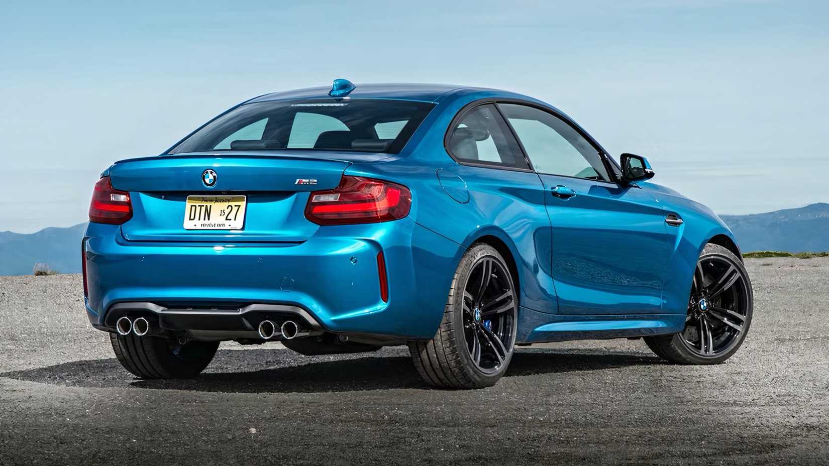 2017 BMW M2 in blue parked