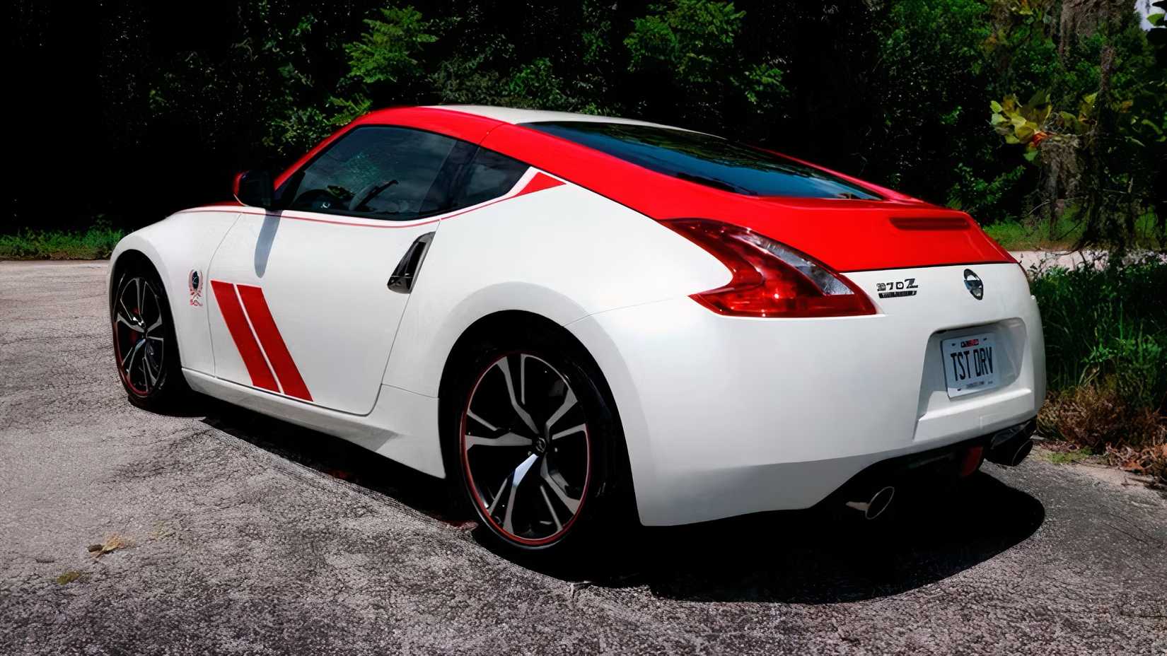 2020 Nissan 370Z in orange and white parked