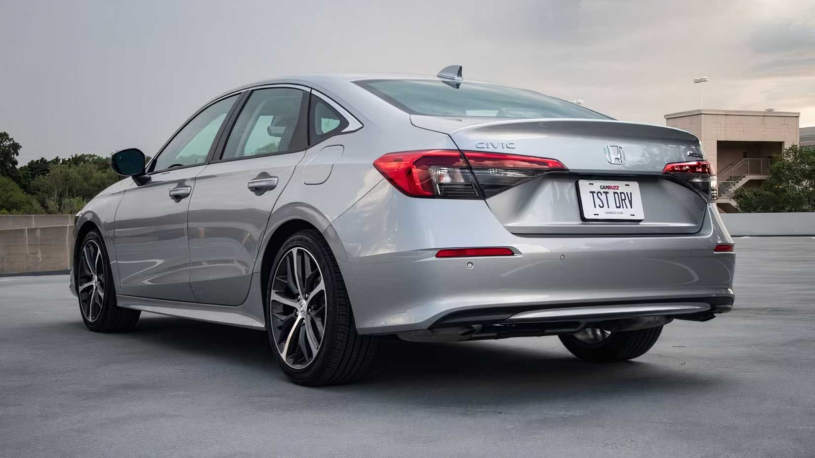 2024 Honda Civic in silver parked in parking lot