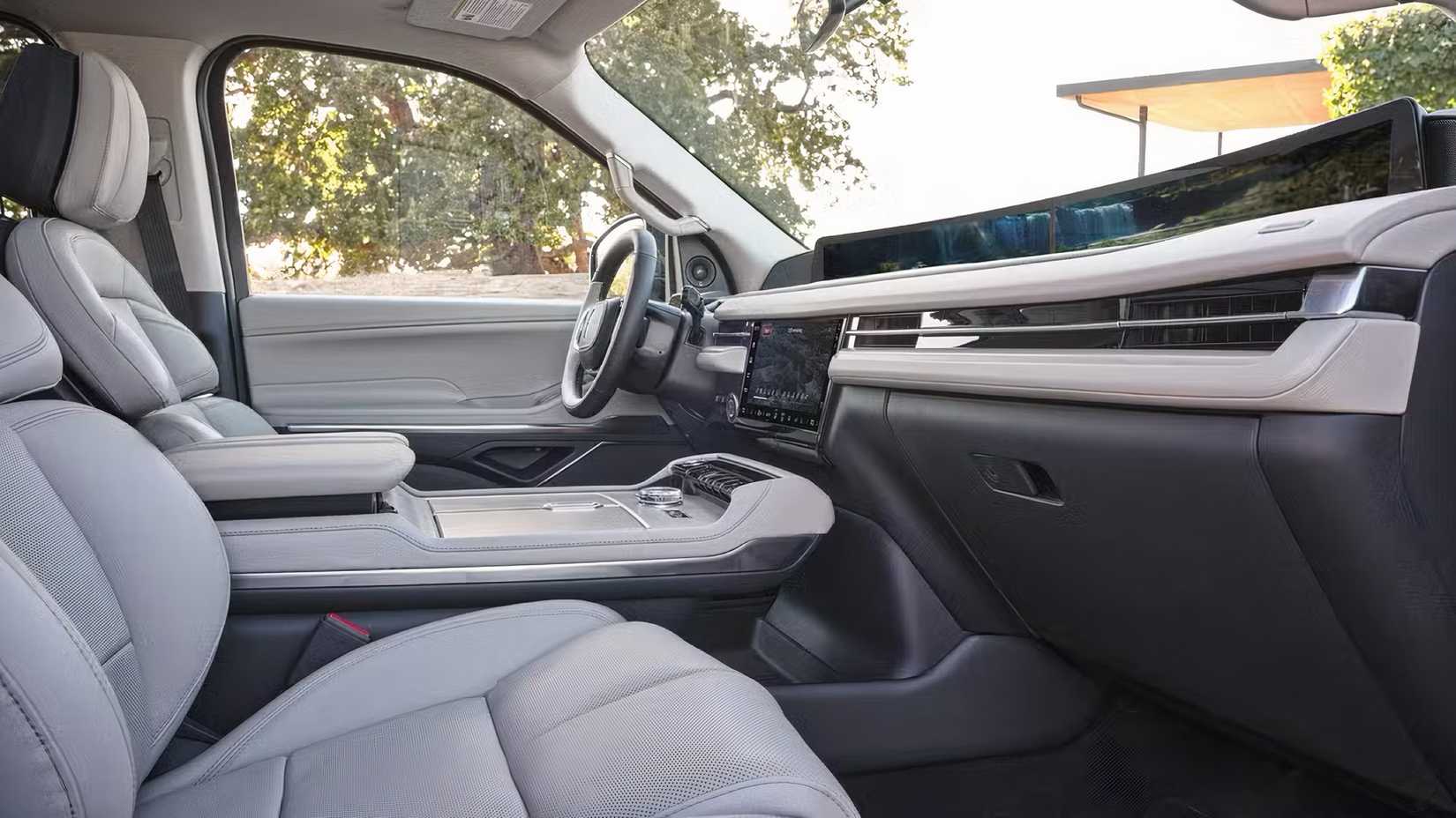2025 Lincoln Navigator interior showing front seats