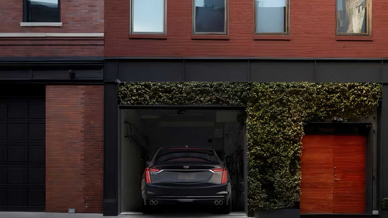 2019 Cadillac CT6-V em preto estacionado na garagem