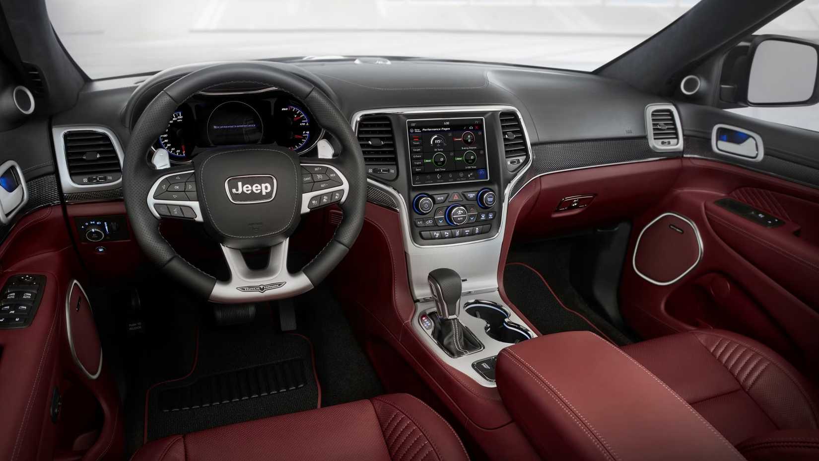Jeep Grand Cherokee Trackhawk interior 