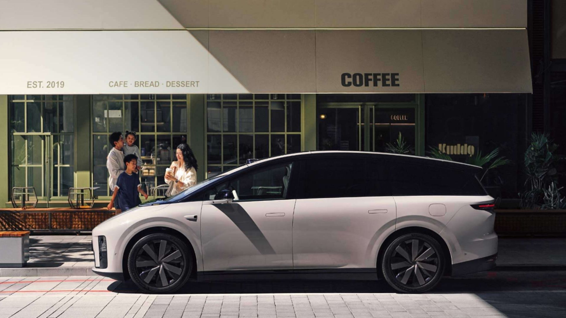 Li Auto i8 Is A Super-Sleek Family Hauler With Loads Of Great Features