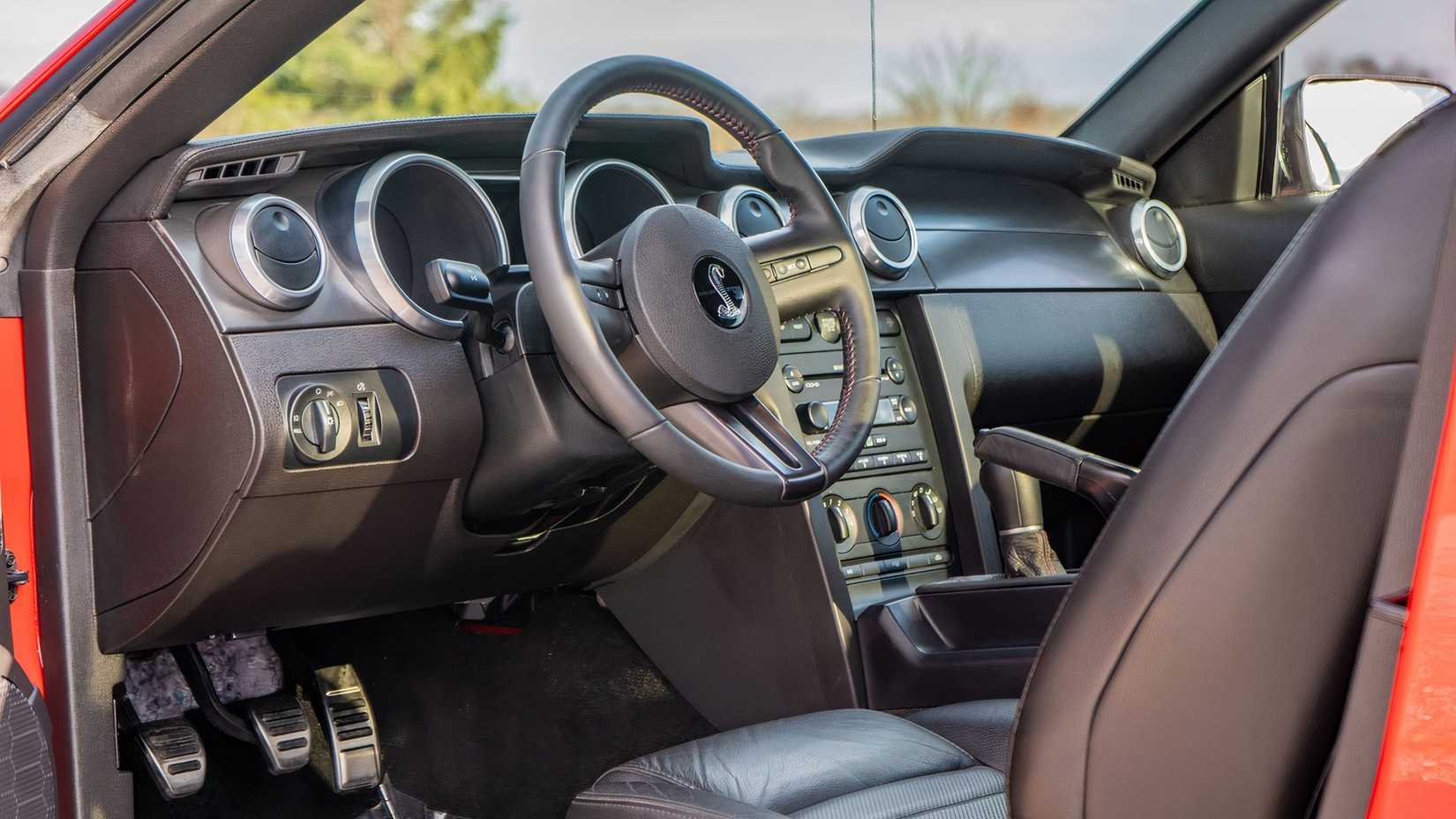 Interior view of 2007 Ford Mustang Shelby GT500