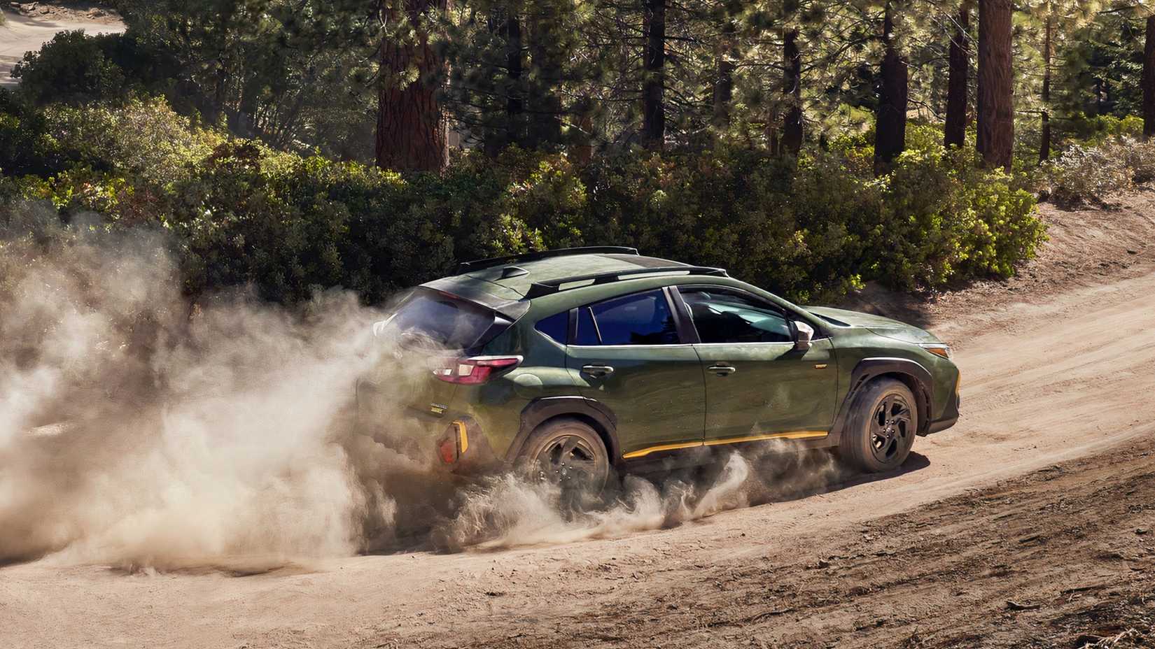 2024 Subaru Crosstrek Sport na trilha empoeirada