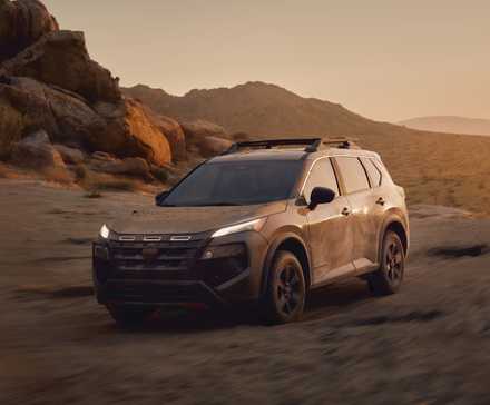 Nissan Rogue Off-Road Quality Driving Front três quartos