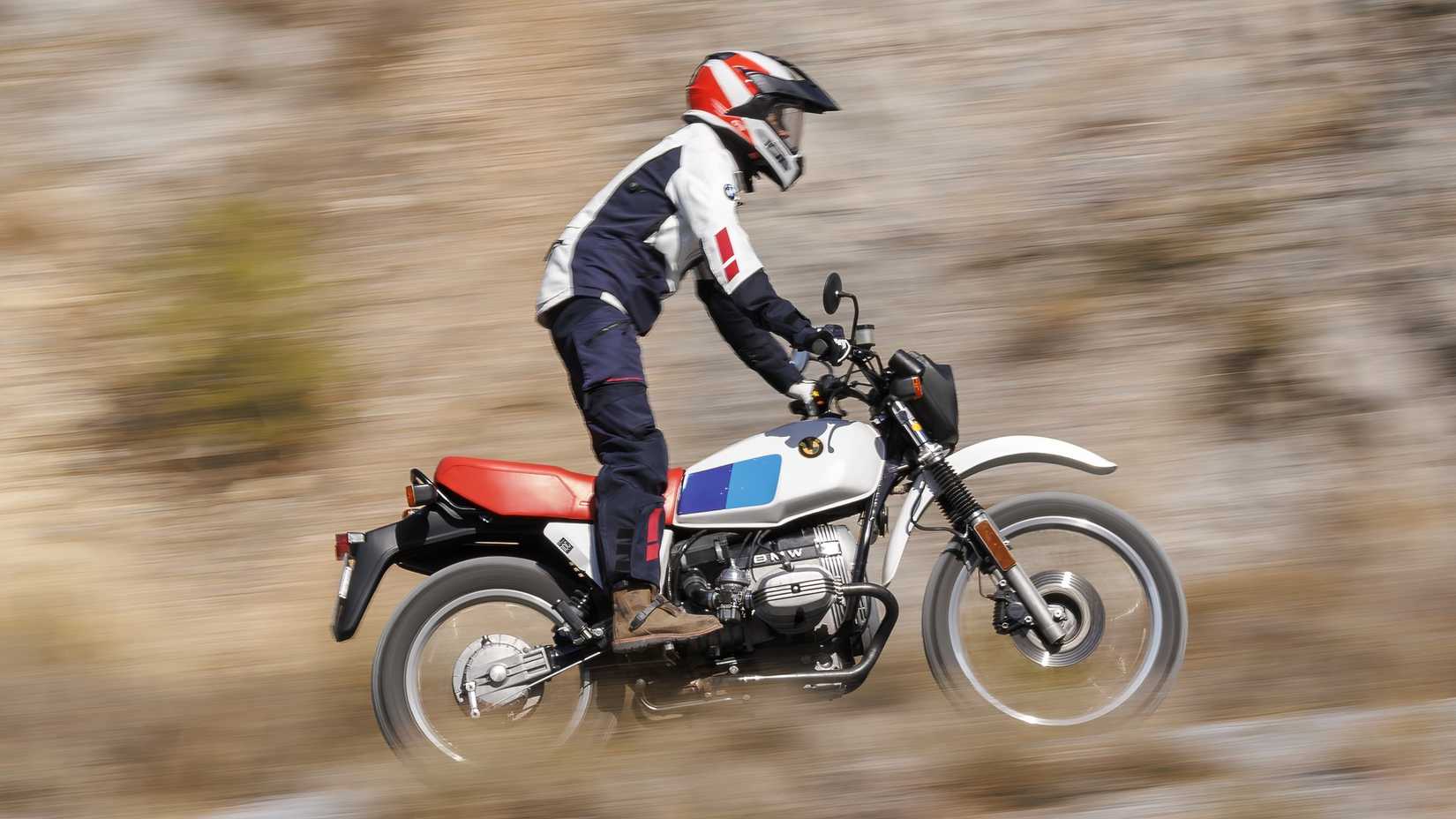 Vista lateral do perfil off-road da BMW R 80 G/S