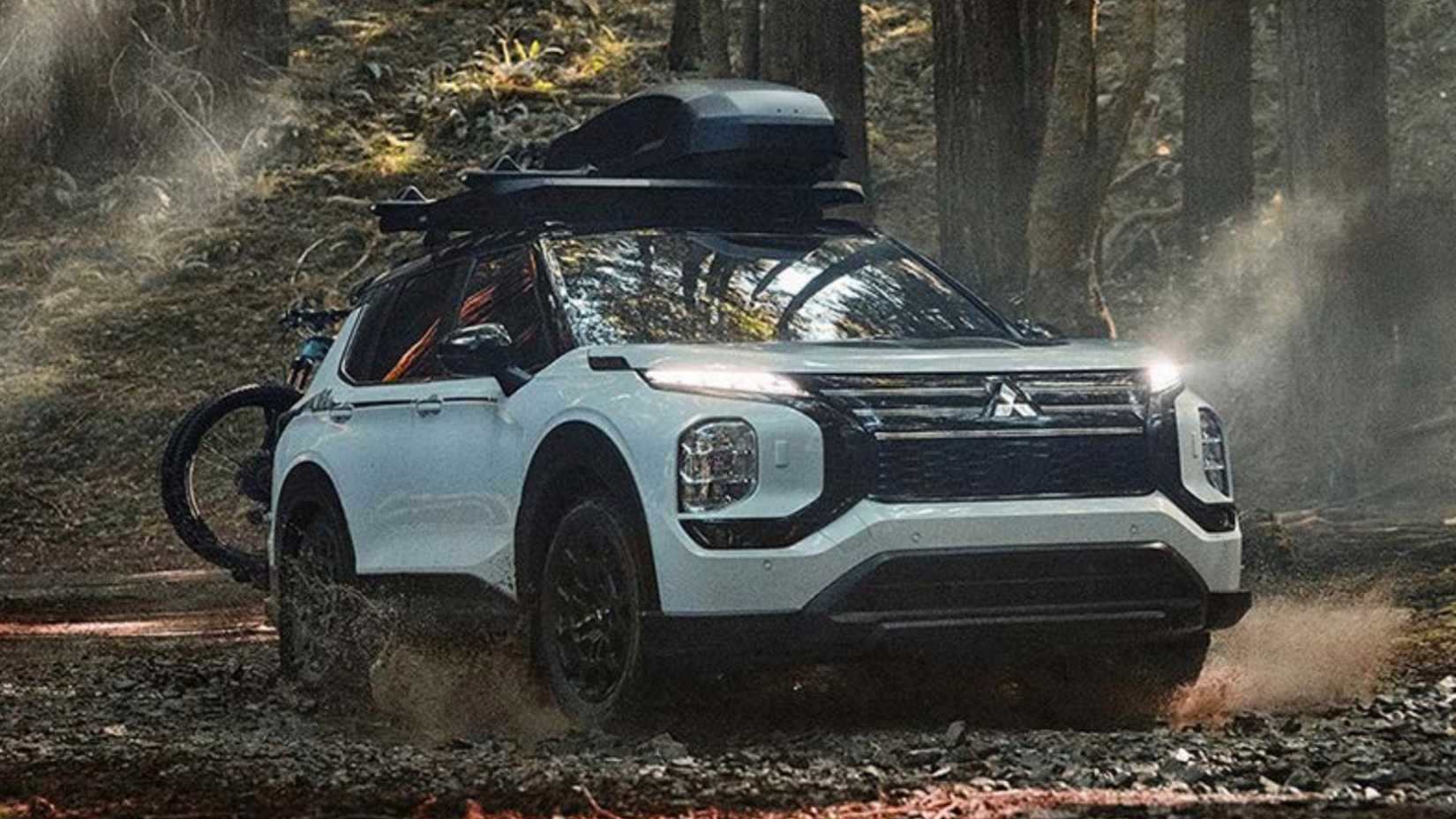2025 Mitsubishi Outlander Trail Edition frente 3/4