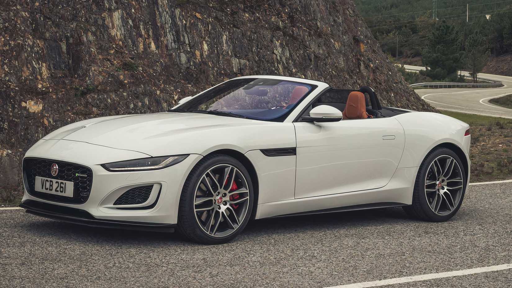 2021 Jaguar F-Type conversível, frente 3/4