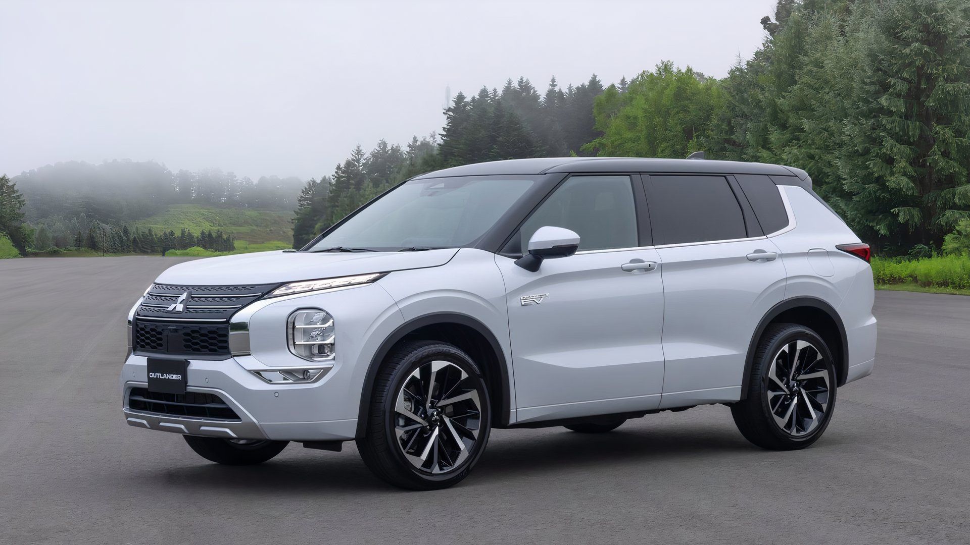 2022 Mitsubishi Outlander, front 3.4