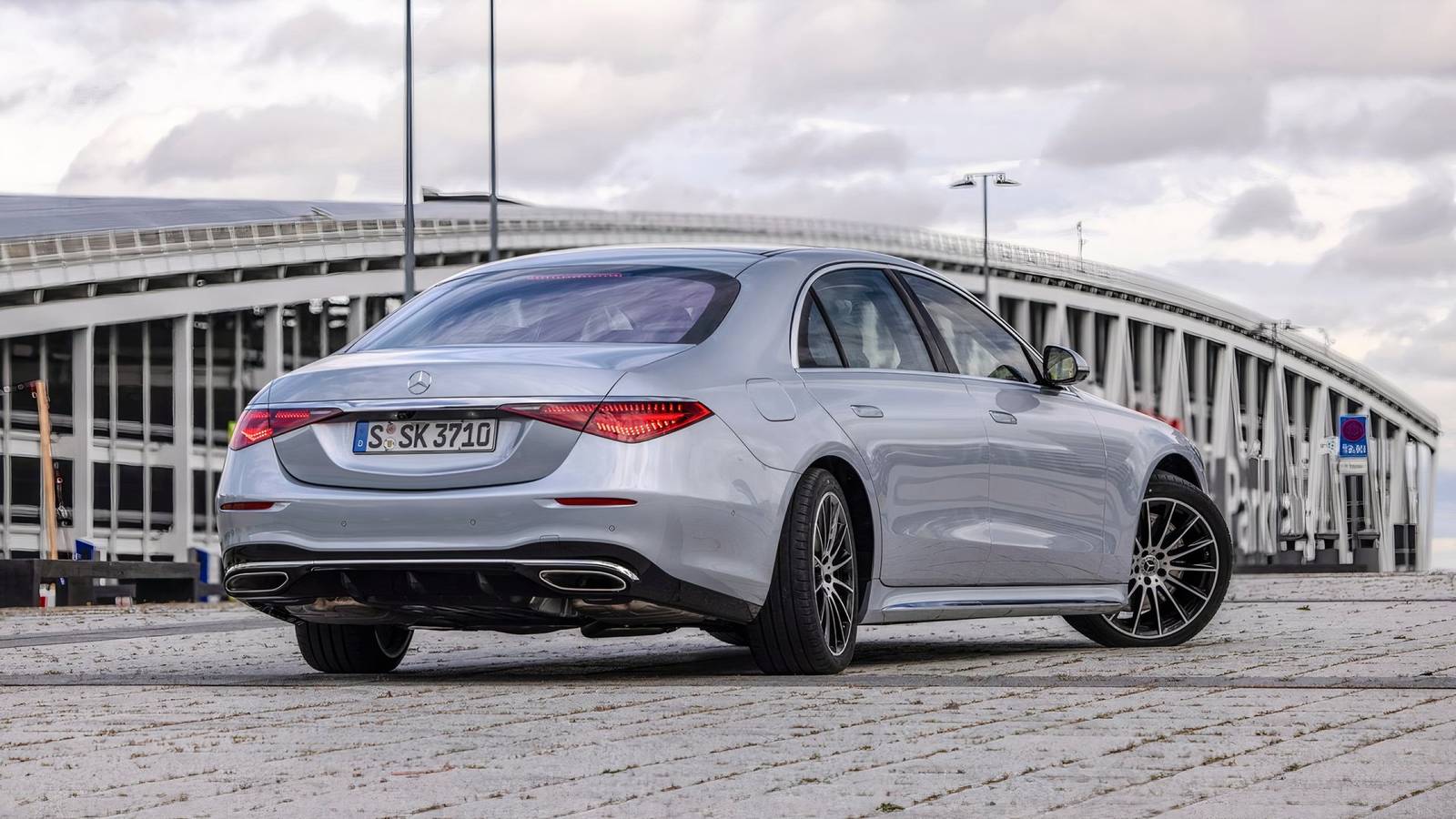 10 Luxury Cars That Don’t Collapse In Value 5 Years Later