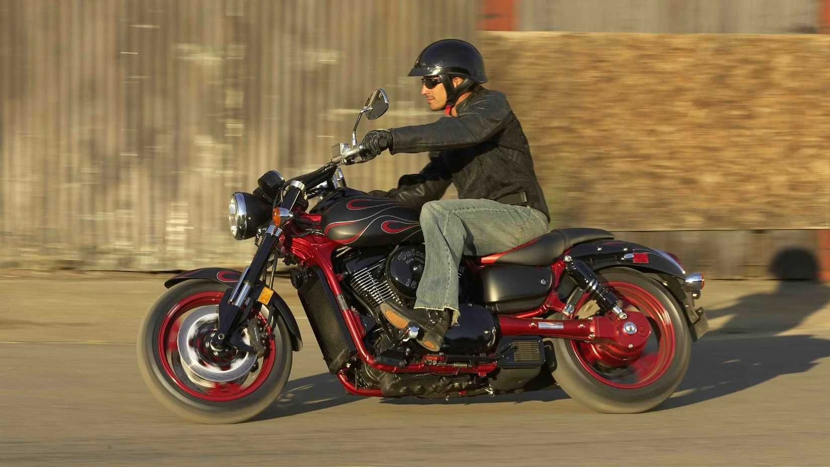 2007 Kawasaki Vulcan Mean Streak Action
