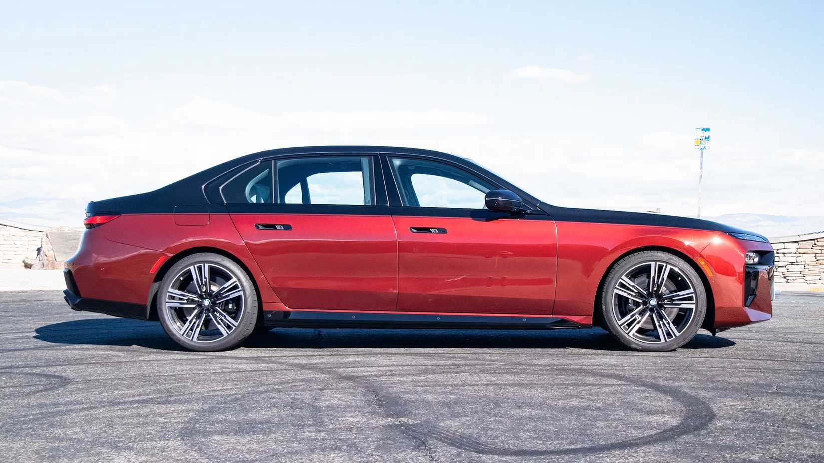 Profile shot of 2025 BMW 7 Series parked
