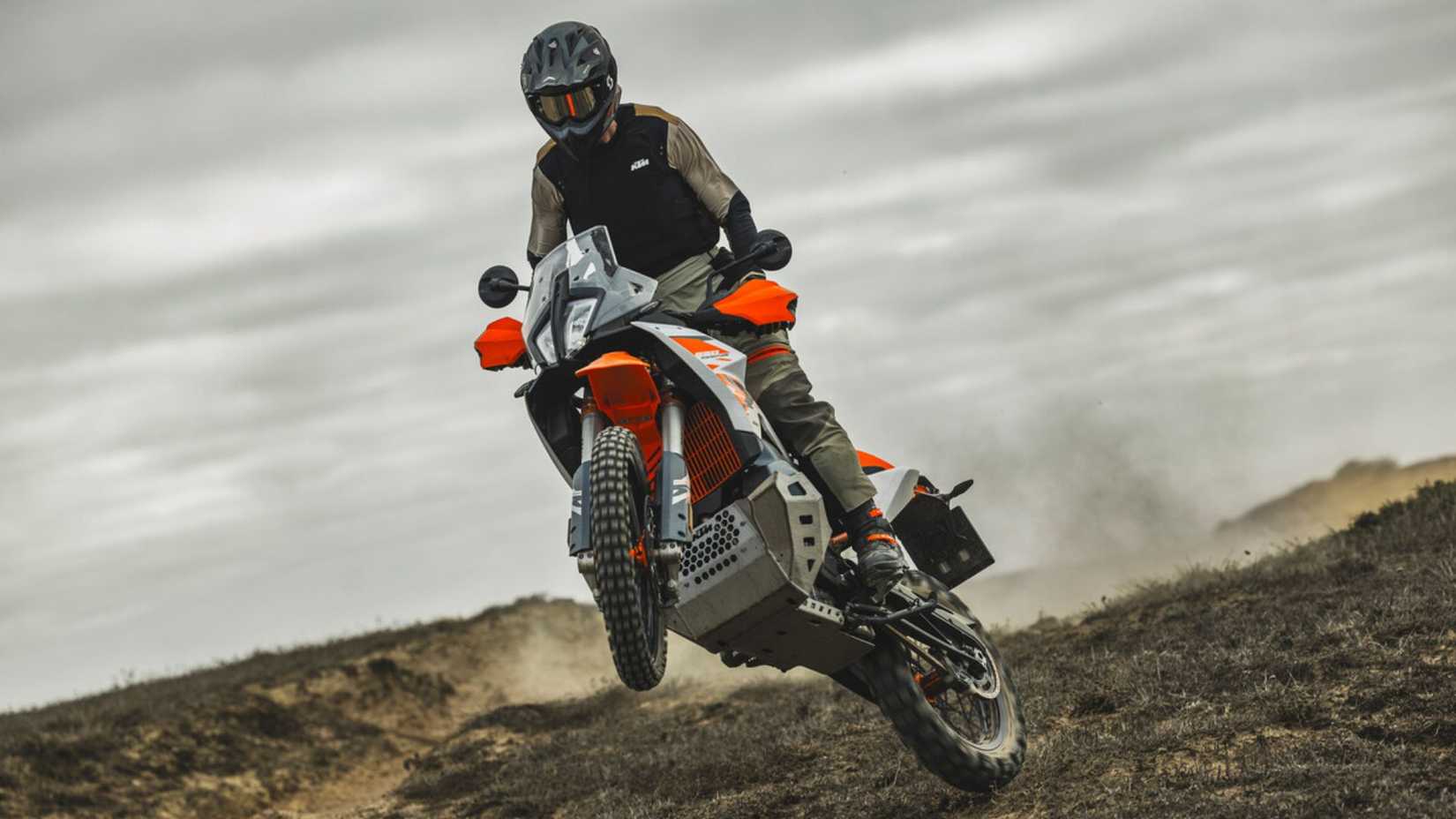 2025 KTM 890 Aventura R
