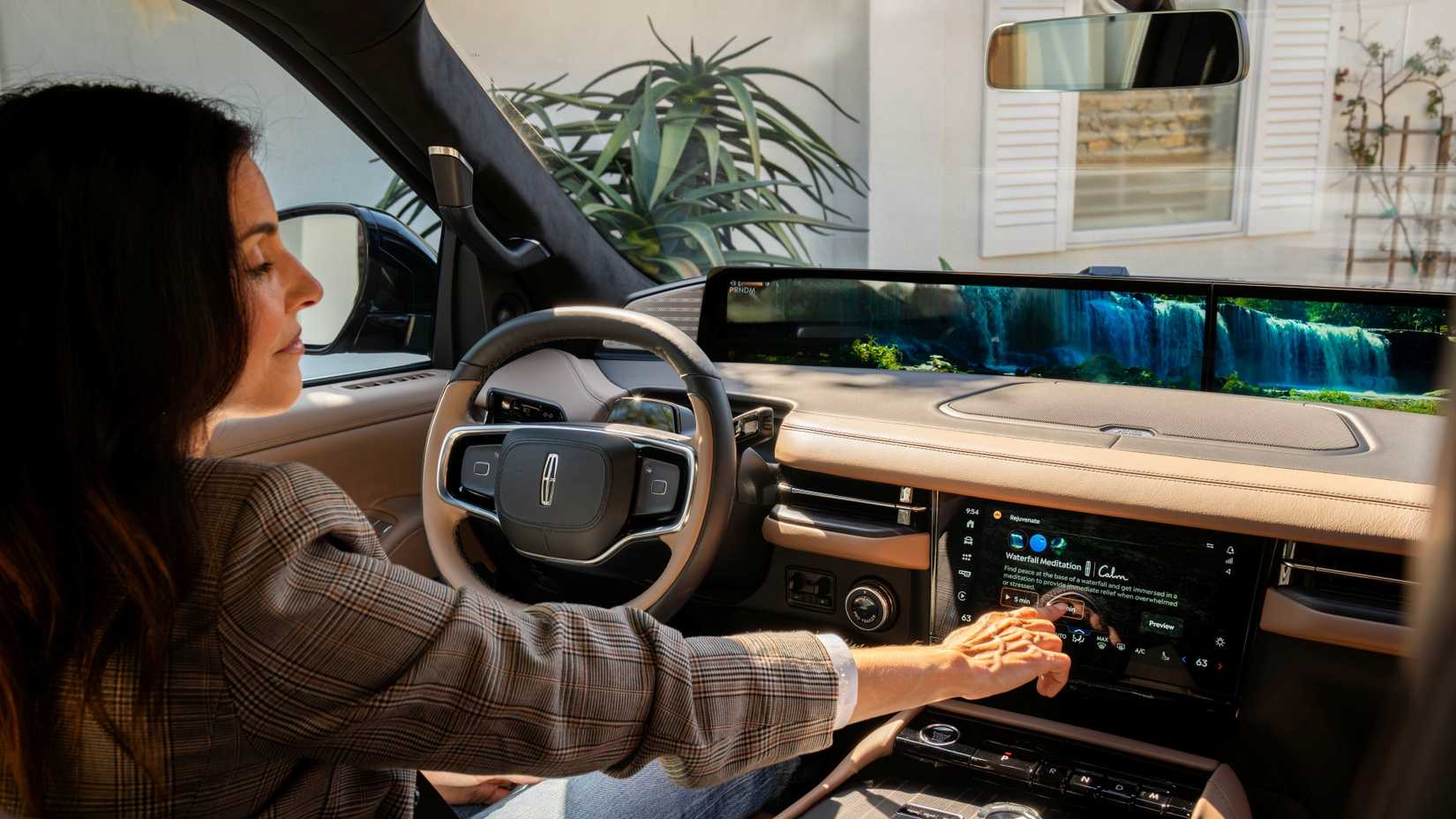 2025 Lincoln Navigator rejuvenesce interior com motorista