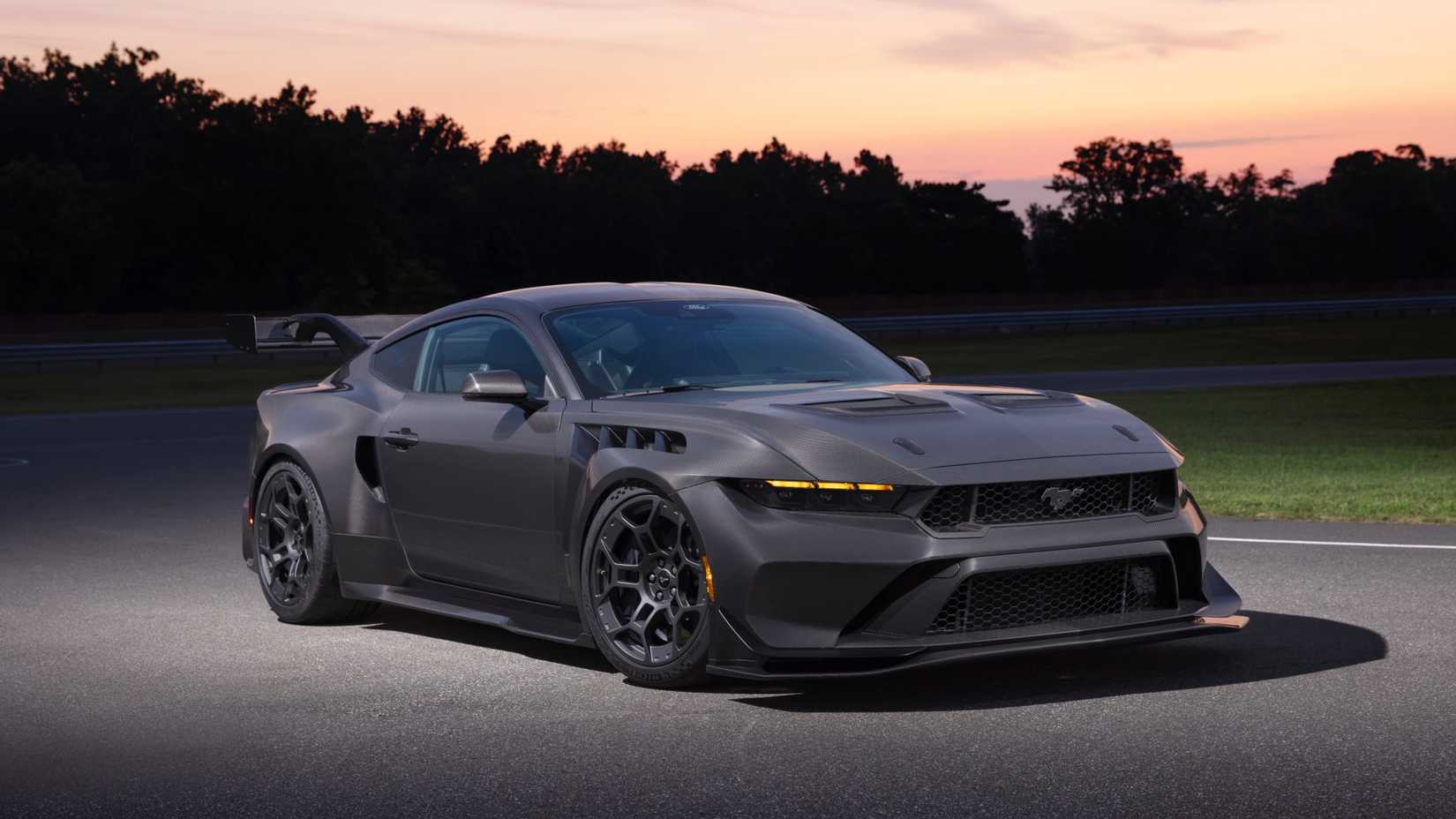 Carbono líquido Mustang GTD 2025