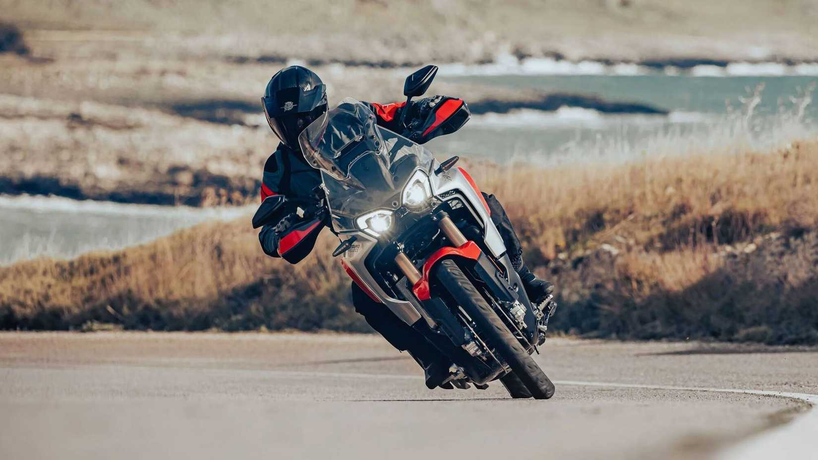 2025 MV Agusta Enduro Veloce Leaning